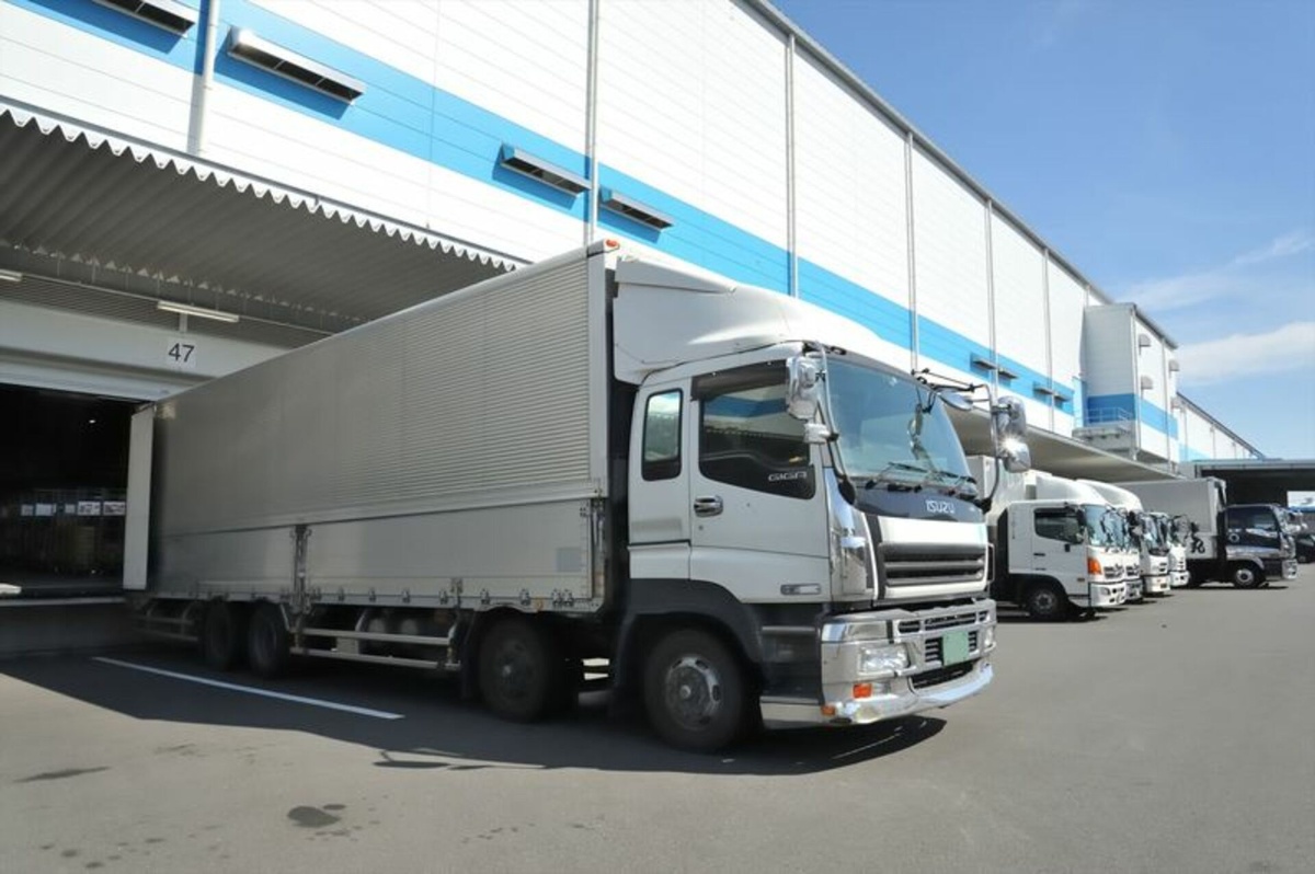 木製パレットの状態に合わせた再利用・リサイクルを行います。